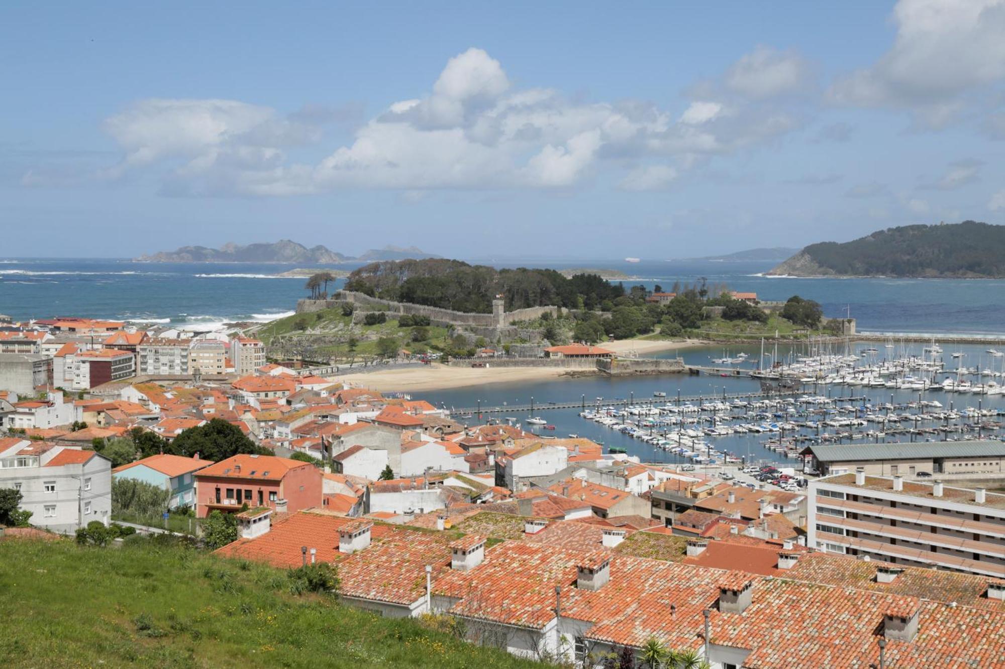 Inmejorables Vistas A Las Islas Cies Baiona Exterior photo